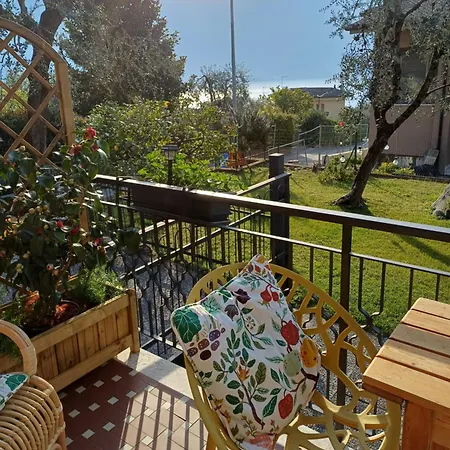 Oma Margareta Apartamento Limone sul Garda
